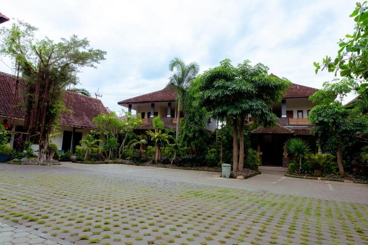 Hotel Mahkota Plengkung By Ecommerceloka Banyuwangi  Exterior photo